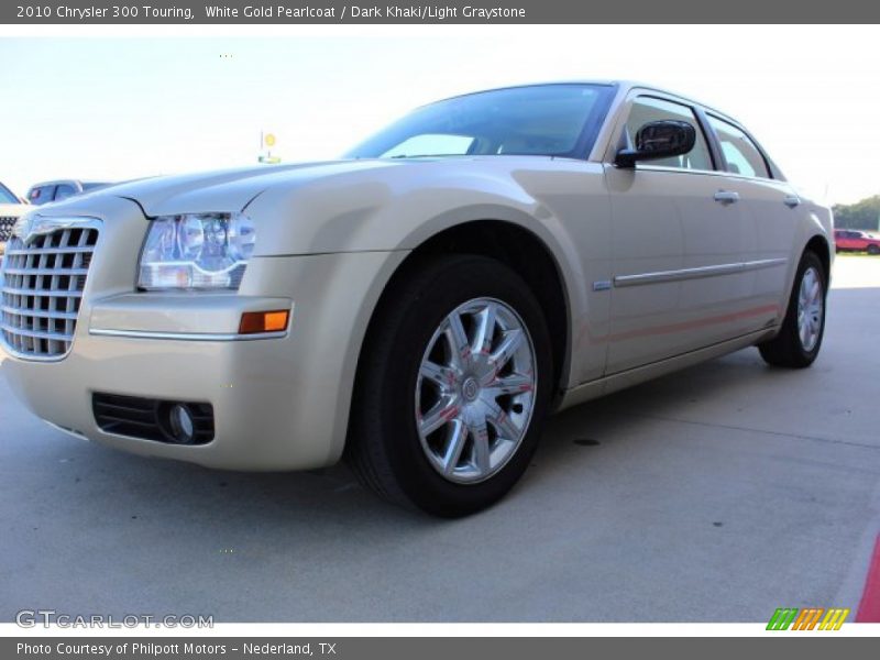 White Gold Pearlcoat / Dark Khaki/Light Graystone 2010 Chrysler 300 Touring