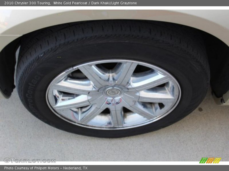 White Gold Pearlcoat / Dark Khaki/Light Graystone 2010 Chrysler 300 Touring