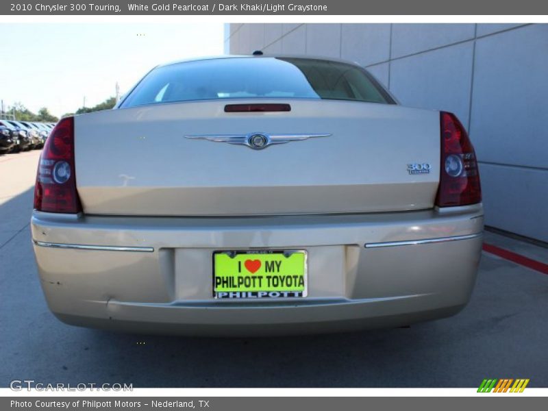 White Gold Pearlcoat / Dark Khaki/Light Graystone 2010 Chrysler 300 Touring