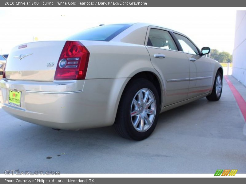 White Gold Pearlcoat / Dark Khaki/Light Graystone 2010 Chrysler 300 Touring