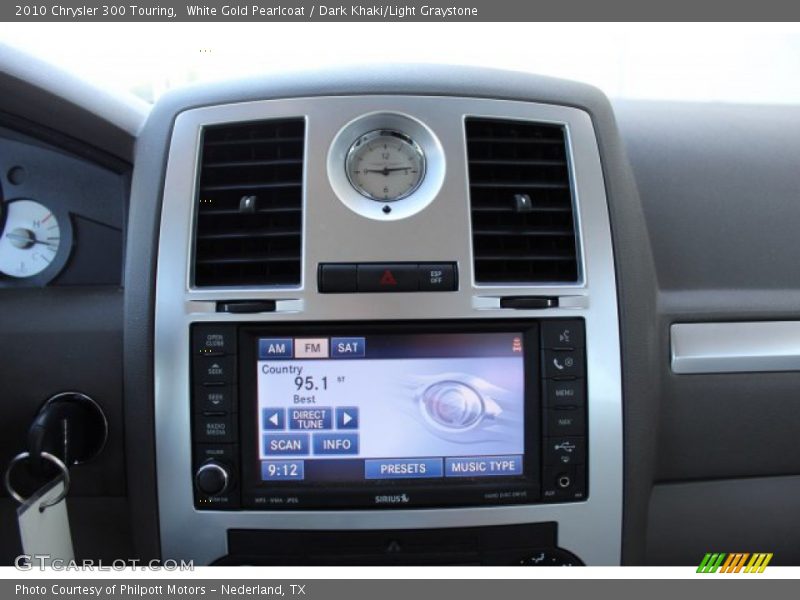 White Gold Pearlcoat / Dark Khaki/Light Graystone 2010 Chrysler 300 Touring