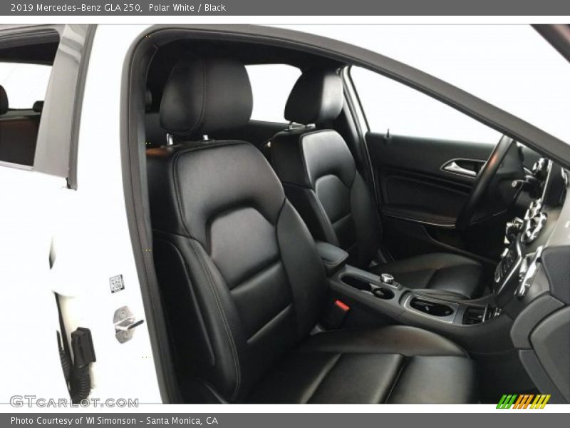 Polar White / Black 2019 Mercedes-Benz GLA 250