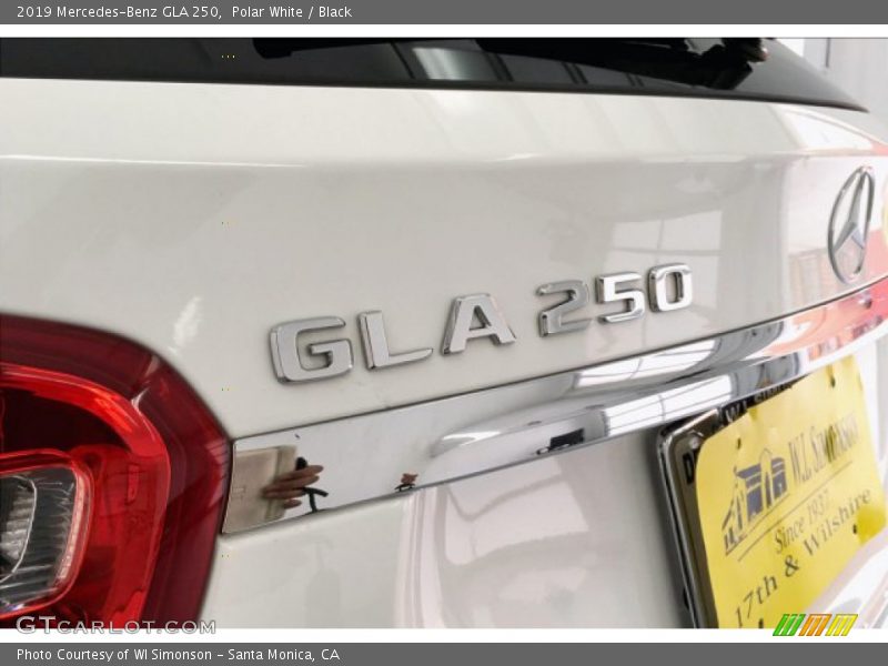 Polar White / Black 2019 Mercedes-Benz GLA 250
