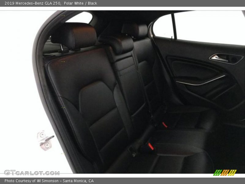 Polar White / Black 2019 Mercedes-Benz GLA 250