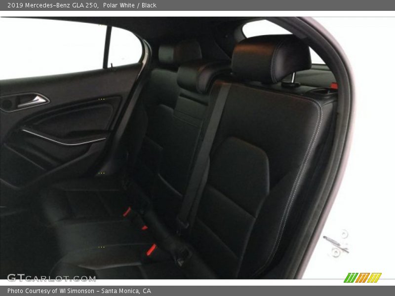 Polar White / Black 2019 Mercedes-Benz GLA 250