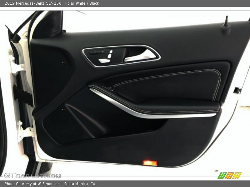 Polar White / Black 2019 Mercedes-Benz GLA 250