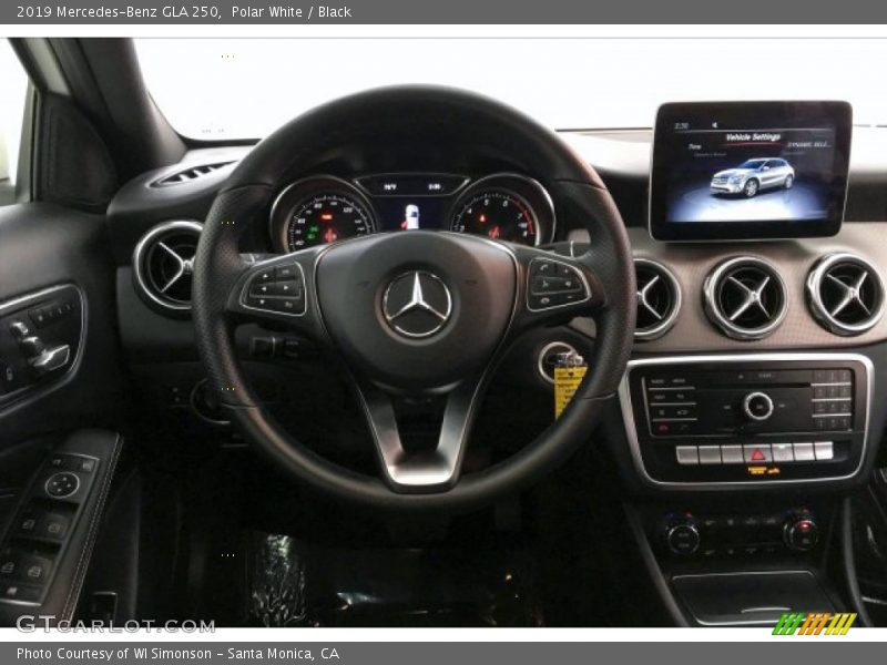 Polar White / Black 2019 Mercedes-Benz GLA 250