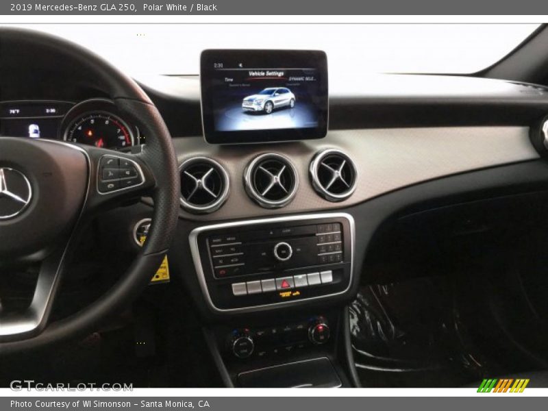Polar White / Black 2019 Mercedes-Benz GLA 250