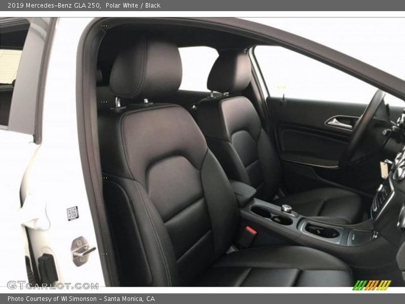 Polar White / Black 2019 Mercedes-Benz GLA 250