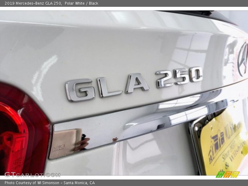 Polar White / Black 2019 Mercedes-Benz GLA 250