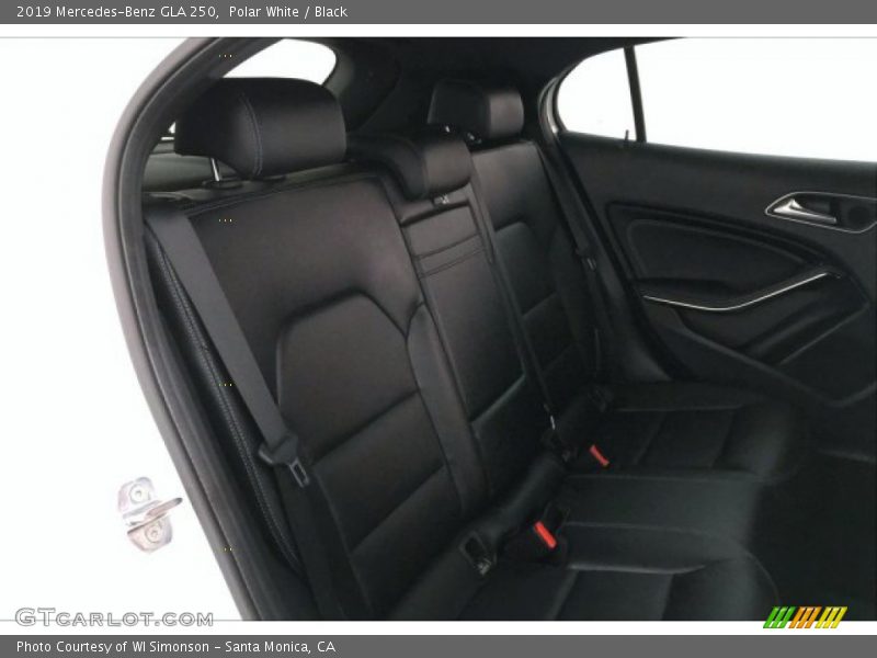 Polar White / Black 2019 Mercedes-Benz GLA 250