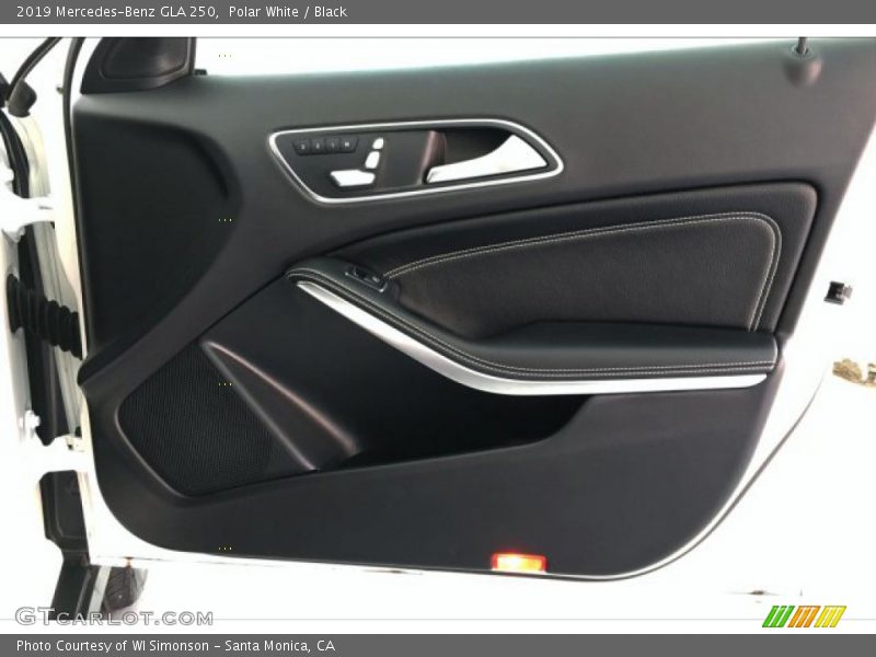 Polar White / Black 2019 Mercedes-Benz GLA 250