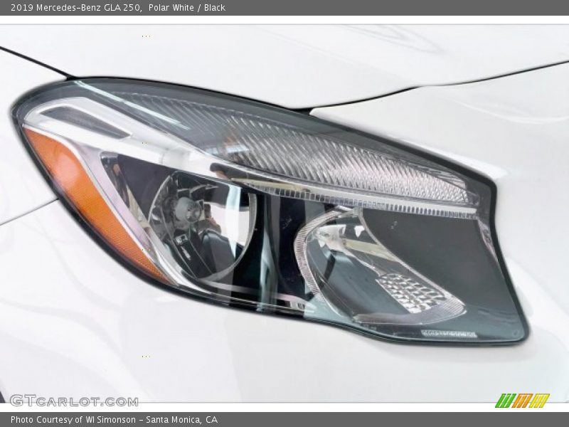 Polar White / Black 2019 Mercedes-Benz GLA 250