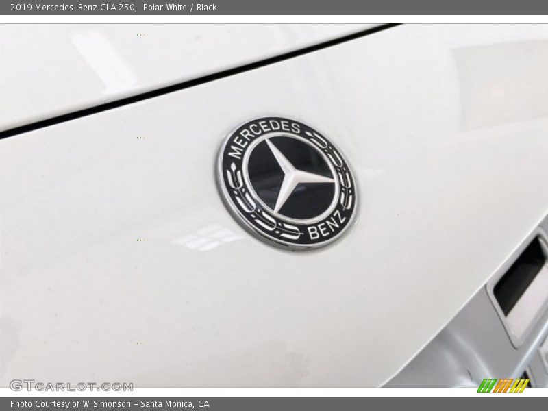 Polar White / Black 2019 Mercedes-Benz GLA 250