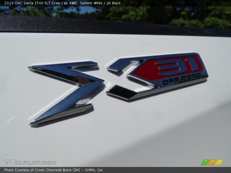 Summit White / Jet Black 2019 GMC Sierra 1500 SLT Crew Cab 4WD