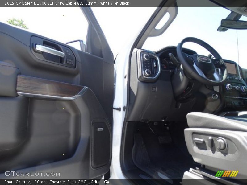 Summit White / Jet Black 2019 GMC Sierra 1500 SLT Crew Cab 4WD