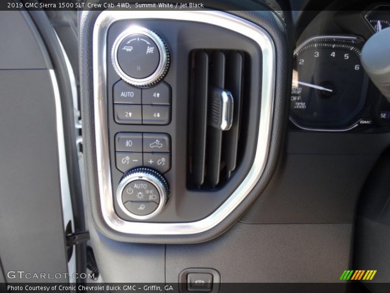 Summit White / Jet Black 2019 GMC Sierra 1500 SLT Crew Cab 4WD