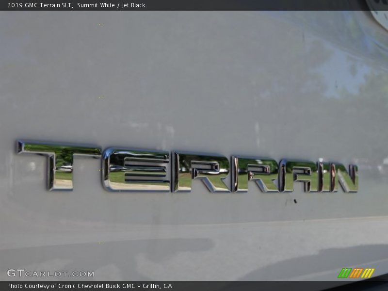Summit White / Jet Black 2019 GMC Terrain SLT