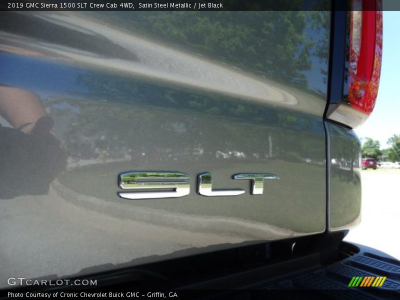 Satin Steel Metallic / Jet Black 2019 GMC Sierra 1500 SLT Crew Cab 4WD