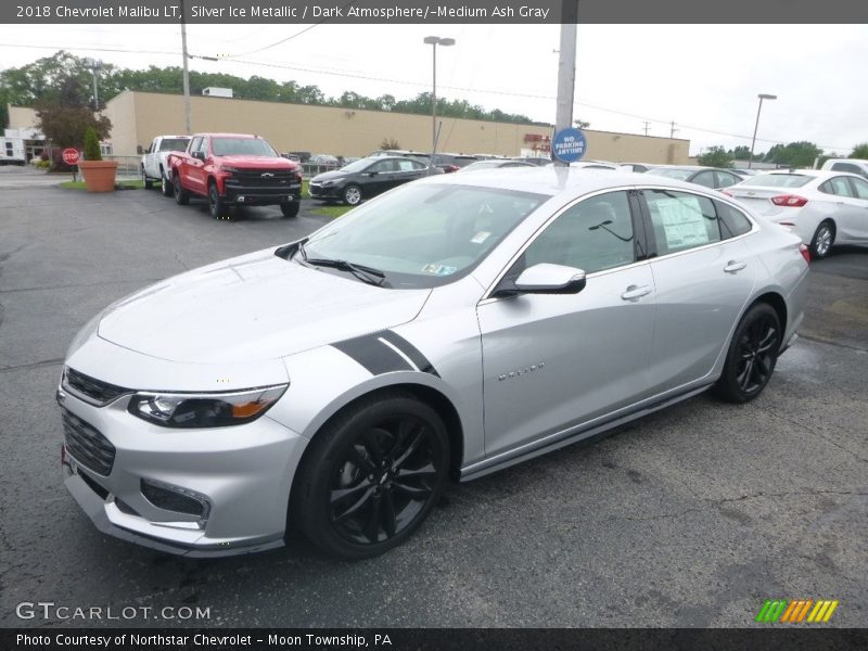Front 3/4 View of 2018 Malibu LT