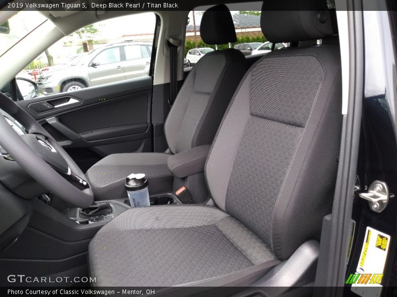 Deep Black Pearl / Titan Black 2019 Volkswagen Tiguan S