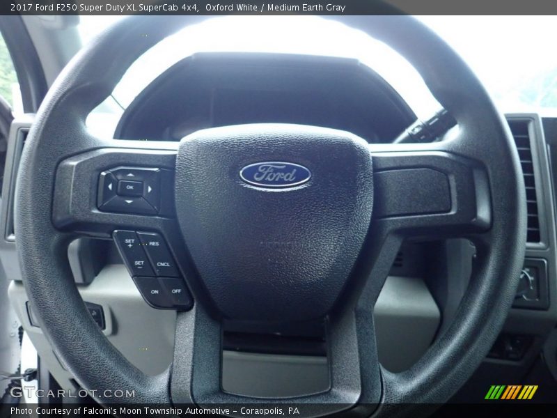 Oxford White / Medium Earth Gray 2017 Ford F250 Super Duty XL SuperCab 4x4