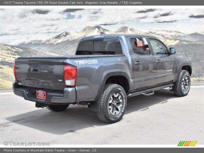 Magnetic Gray Metallic / TRD Graphite 2017 Toyota Tacoma TRD Off Road Double Cab 4x4