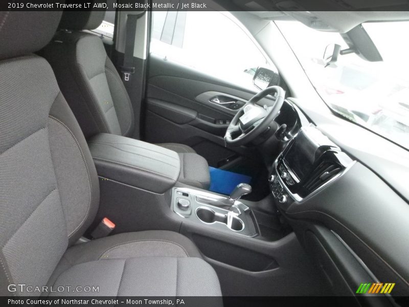 Mosaic Black Metallic / Jet Black 2019 Chevrolet Traverse LT AWD