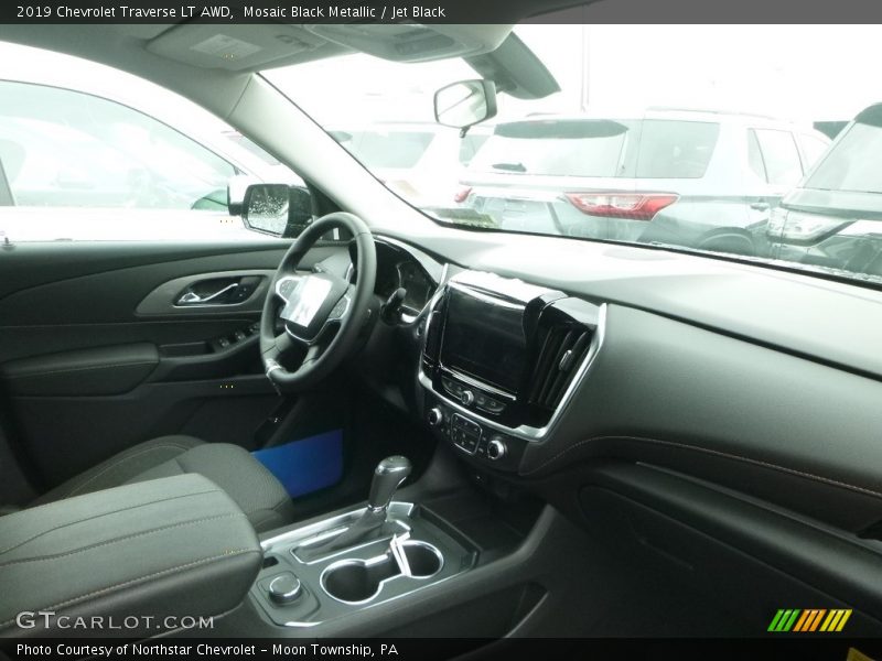 Mosaic Black Metallic / Jet Black 2019 Chevrolet Traverse LT AWD