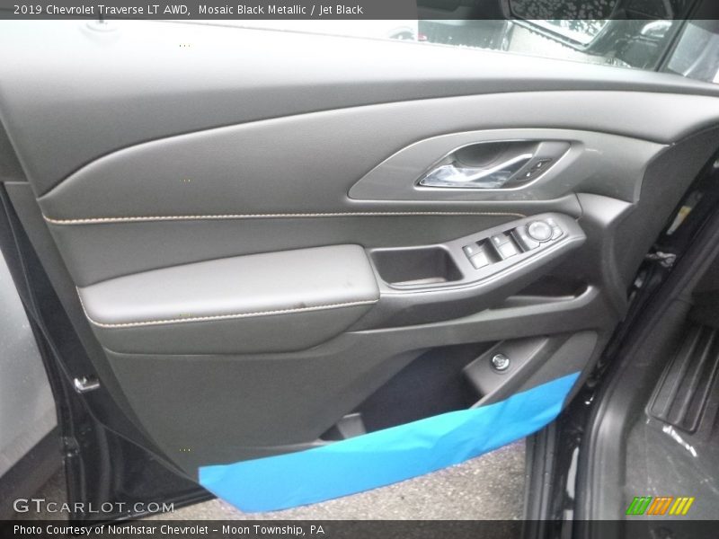 Mosaic Black Metallic / Jet Black 2019 Chevrolet Traverse LT AWD