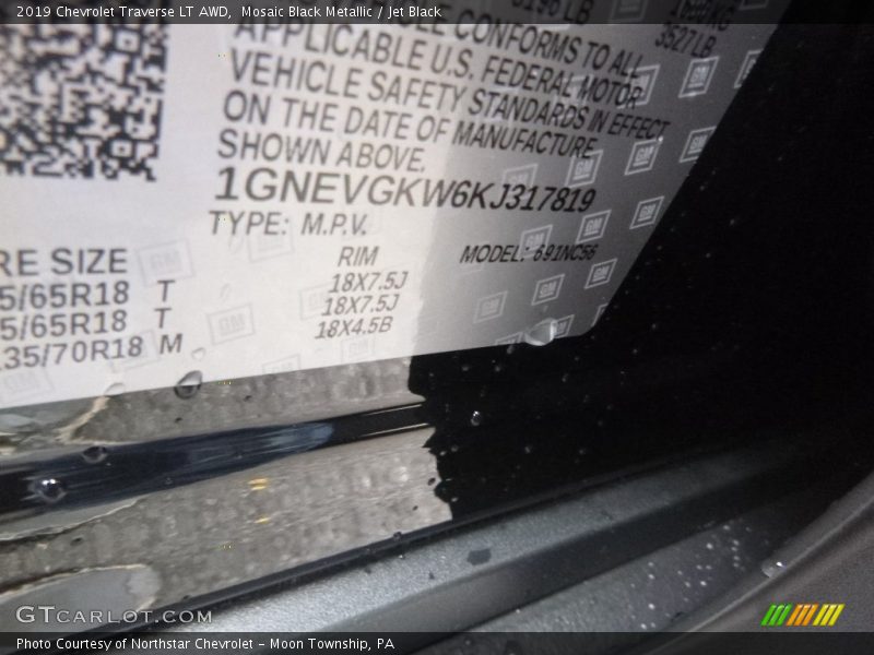 Mosaic Black Metallic / Jet Black 2019 Chevrolet Traverse LT AWD