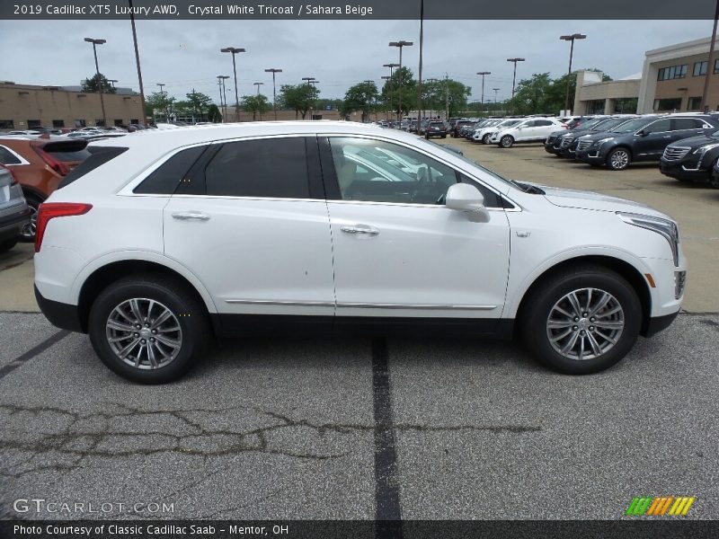 Crystal White Tricoat / Sahara Beige 2019 Cadillac XT5 Luxury AWD