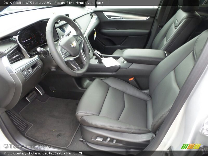 Radiant Silver Metallic / Jet Black 2019 Cadillac XT5 Luxury AWD