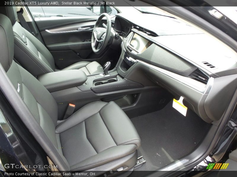 Stellar Black Metallic / Jet Black 2019 Cadillac XT5 Luxury AWD