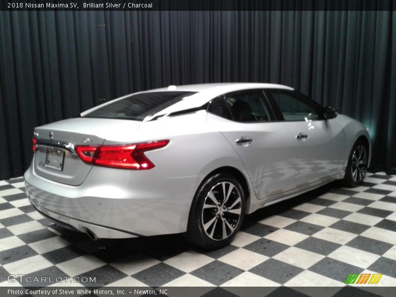 Brilliant Silver / Charcoal 2018 Nissan Maxima SV