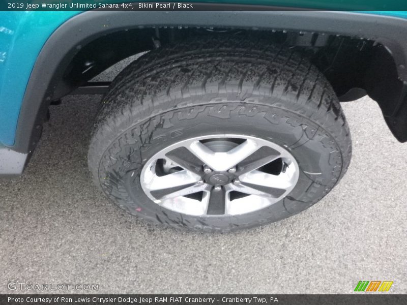 Bikini Pearl / Black 2019 Jeep Wrangler Unlimited Sahara 4x4