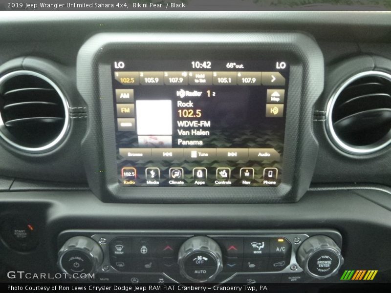 Bikini Pearl / Black 2019 Jeep Wrangler Unlimited Sahara 4x4