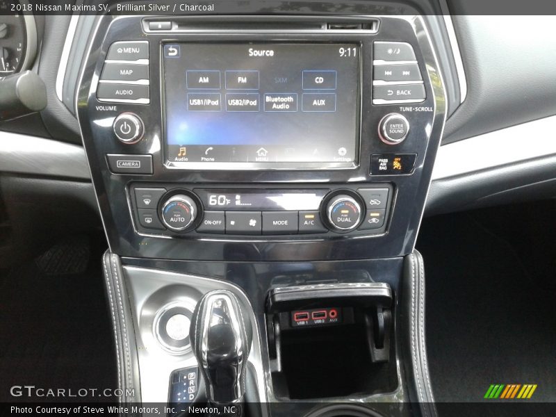Brilliant Silver / Charcoal 2018 Nissan Maxima SV