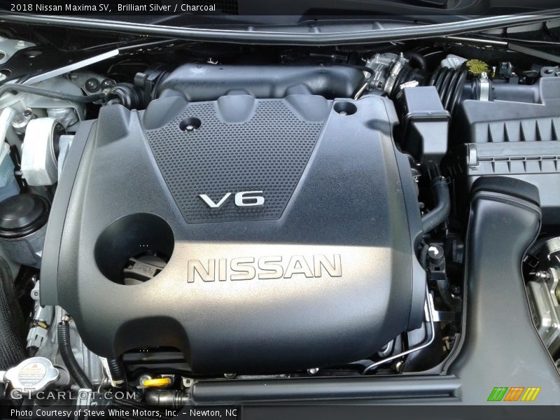 Brilliant Silver / Charcoal 2018 Nissan Maxima SV