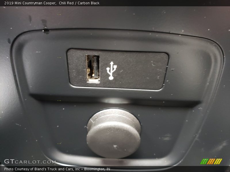 Chili Red / Carbon Black 2019 Mini Countryman Cooper