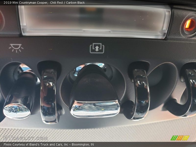 Chili Red / Carbon Black 2019 Mini Countryman Cooper