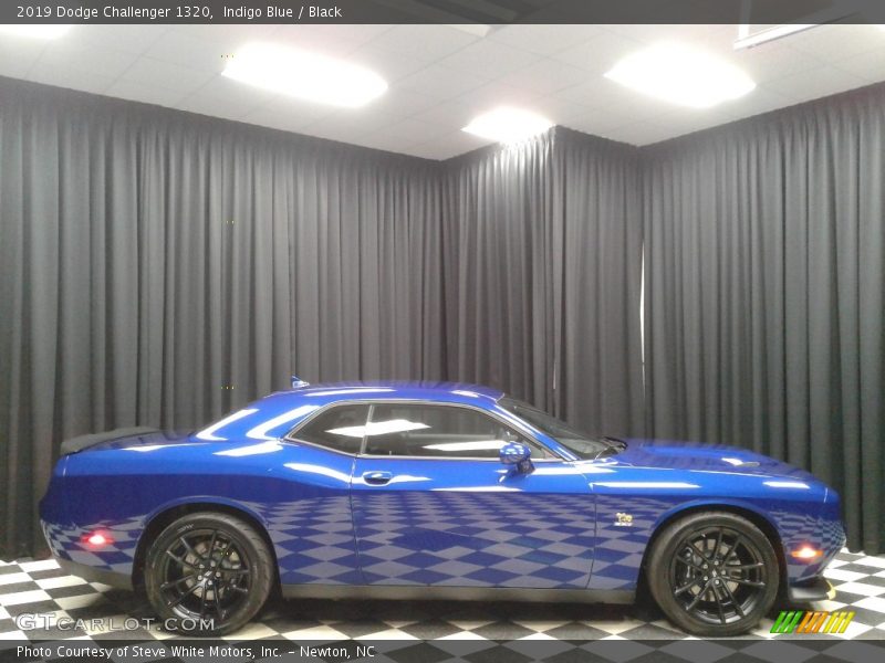 Indigo Blue / Black 2019 Dodge Challenger 1320