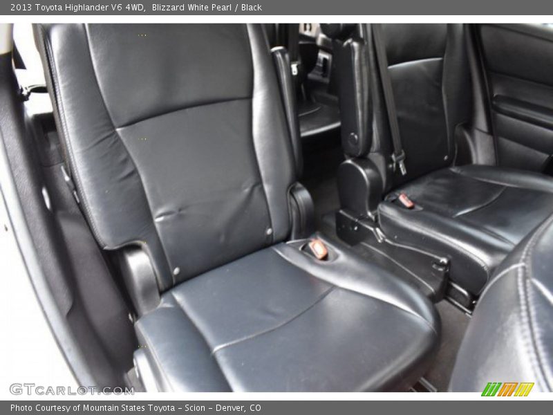 Blizzard White Pearl / Black 2013 Toyota Highlander V6 4WD