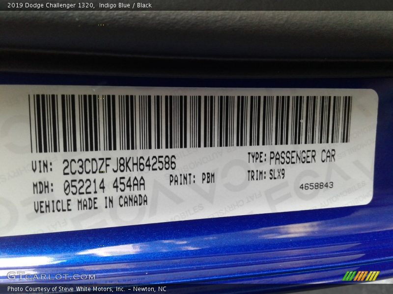 Indigo Blue / Black 2019 Dodge Challenger 1320