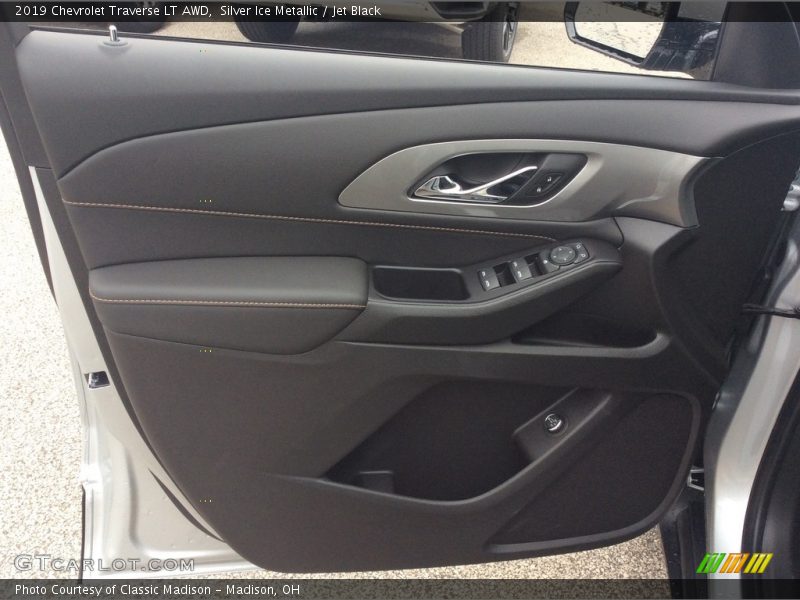 Silver Ice Metallic / Jet Black 2019 Chevrolet Traverse LT AWD