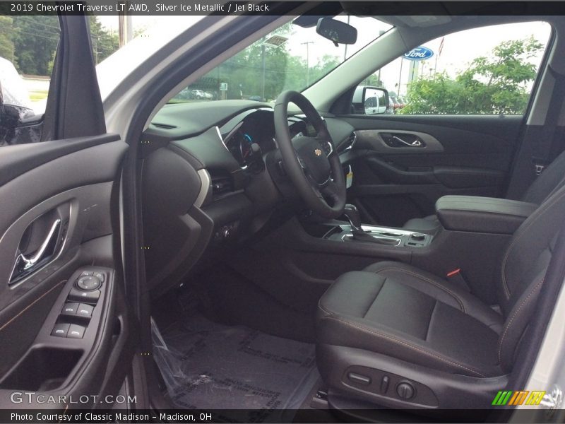 Silver Ice Metallic / Jet Black 2019 Chevrolet Traverse LT AWD