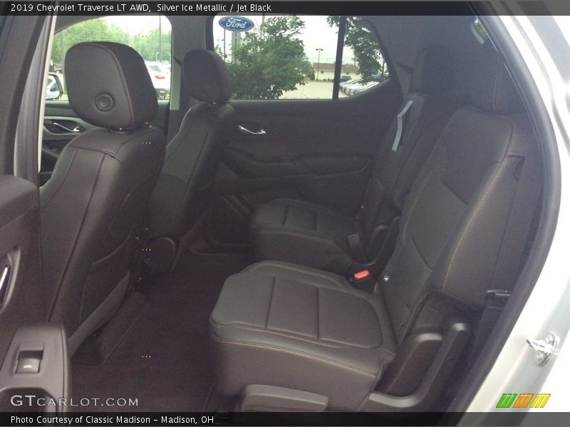 Silver Ice Metallic / Jet Black 2019 Chevrolet Traverse LT AWD