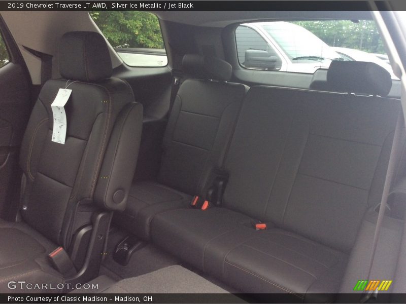 Silver Ice Metallic / Jet Black 2019 Chevrolet Traverse LT AWD