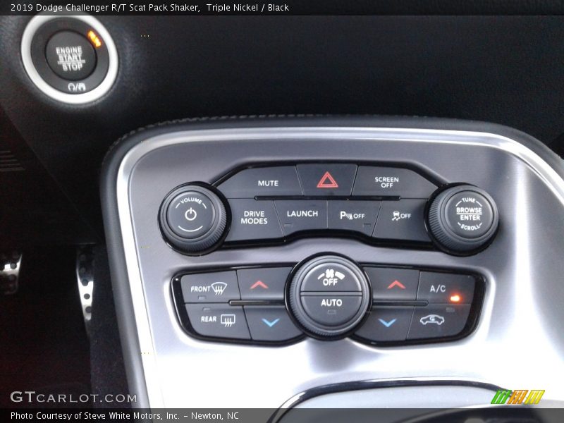 Triple Nickel / Black 2019 Dodge Challenger R/T Scat Pack Shaker