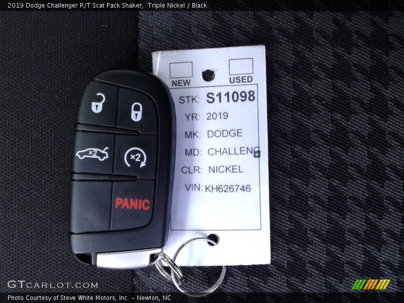Triple Nickel / Black 2019 Dodge Challenger R/T Scat Pack Shaker